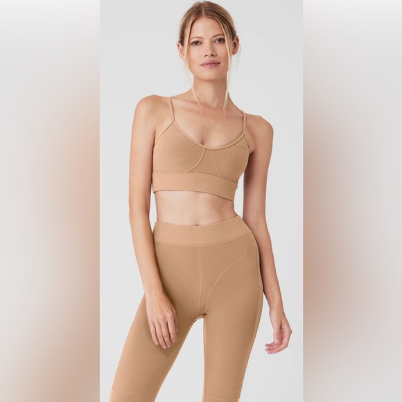 Alo Yoga Alosoft Head Start Bra size medium brand new - Picture 1 of 4